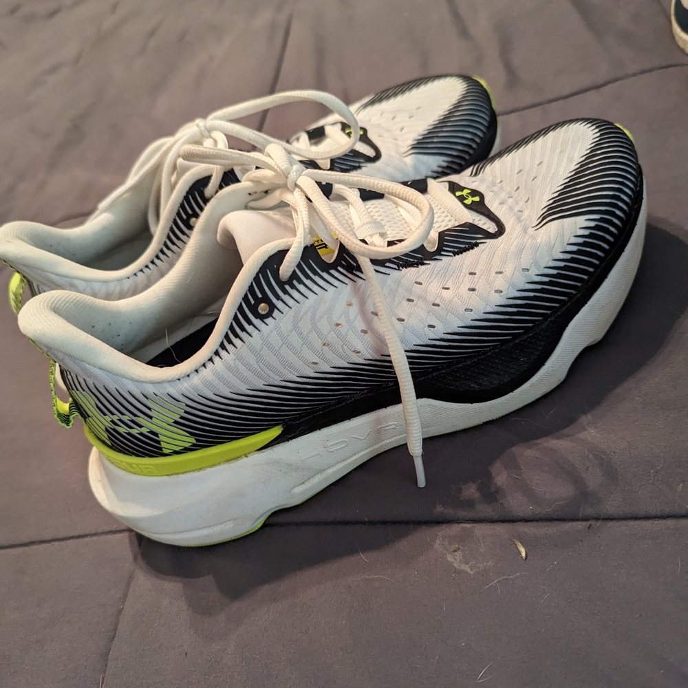 Women's Athletic Shoes - Multi-Color - Picture 4 of 5